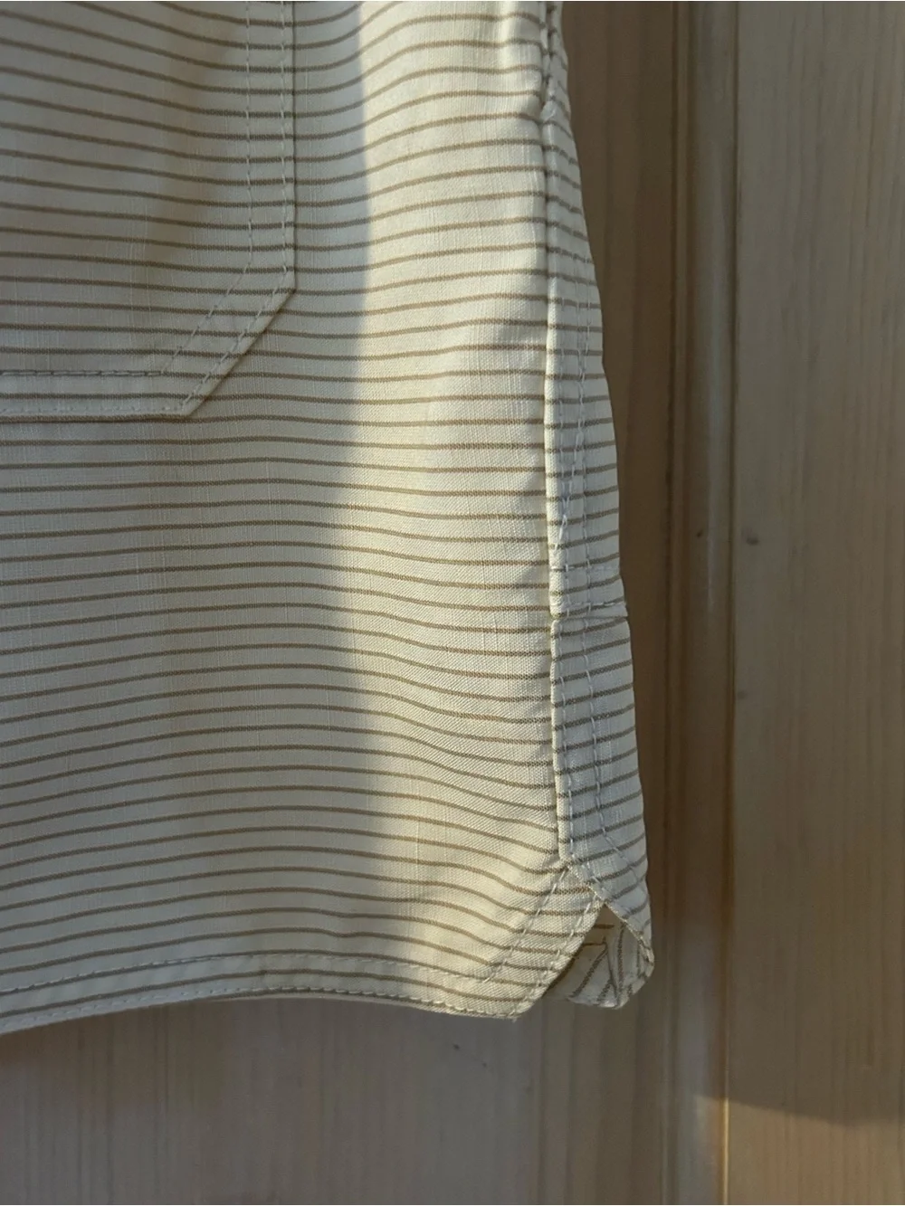 Club Monaco Pinstripe Shorts in Tan and Ivory. Women’s Size 8